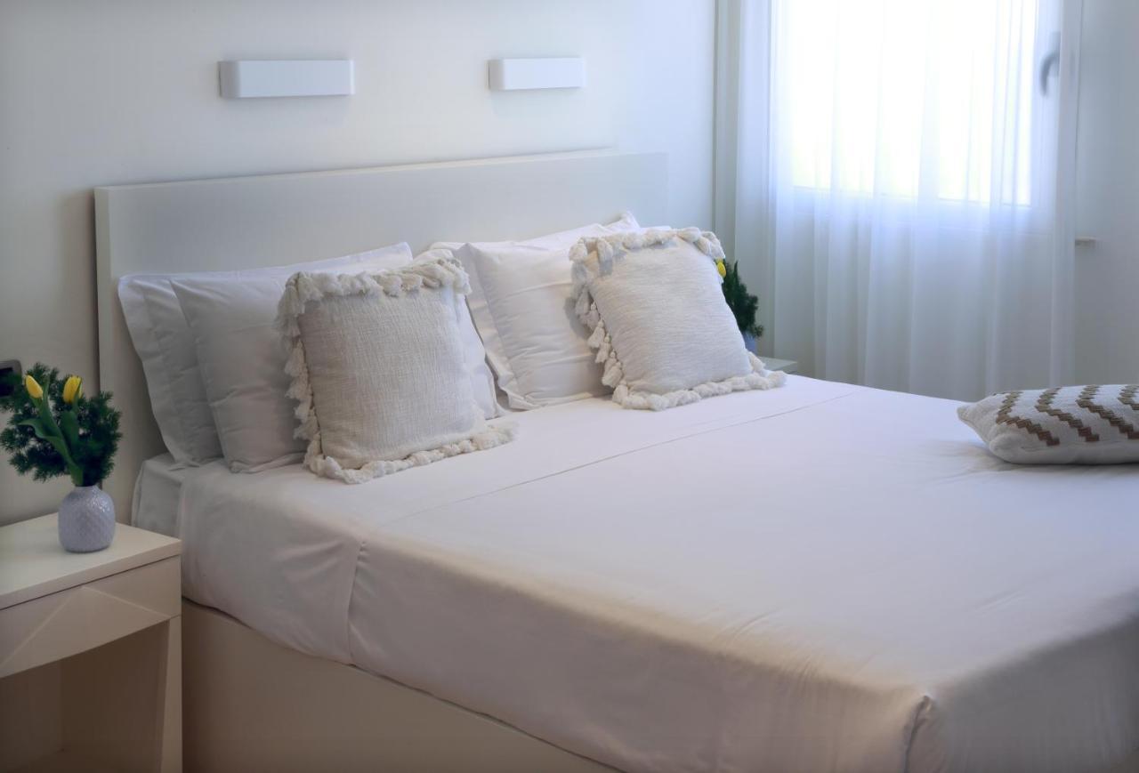 Piccadilly Rooms Restaurant And Beach Santa Maria al Bagno Bagian luar foto