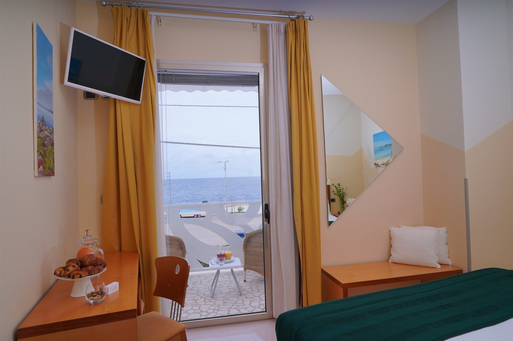 Piccadilly Rooms Restaurant And Beach Santa Maria al Bagno Bagian luar foto
